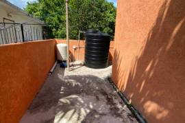 8 Bedrooms 5 Bathrooms, House for Sale in Spanish Town