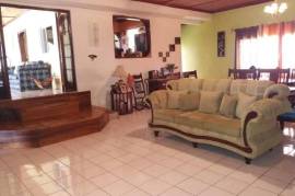 6 Bedrooms 4 Bathrooms, House for Sale in Spanish Town