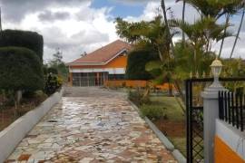 5 Bedrooms 3 Bathrooms, House for Sale in Mandeville