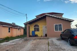 6 Bedrooms 3 Bathrooms, House for Sale in Old Harbour