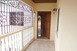 3 Bedrooms 4 Bathrooms, House for Sale in Runaway Bay