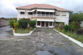 6 Bedrooms 5 Bathrooms, House for Sale in May Pen