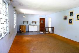 6 Bedrooms 5 Bathrooms, House for Sale in Mandeville