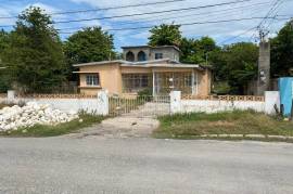 5 Bedrooms 3 Bathrooms, House for Sale in Kingston 10