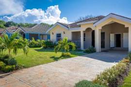 3 Bedrooms 2 Bathrooms, House for Sale in Oracabessa