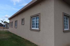 3 Bedrooms 3 Bathrooms, House for Sale in May Pen