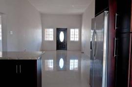 3 Bedrooms 2 Bathrooms, House for Sale in May Pen