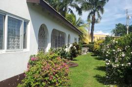 4 Bedrooms 4 Bathrooms, House for Sale in Runaway Bay