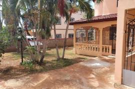 7 Bedrooms 5 Bathrooms, House for Sale in Spanish Town