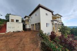 9 Bedrooms 4 Bathrooms, House for Sale in Top Hill