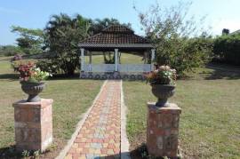 5 Bedrooms 5 Bathrooms, House for Sale in Bog Walk