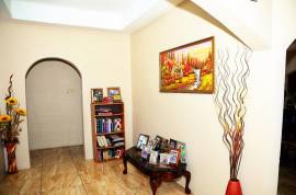 5 Bedrooms 3 Bathrooms, House for Sale in Junction