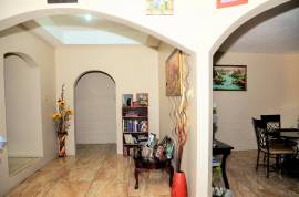 5 Bedrooms 3 Bathrooms, House for Sale in Junction