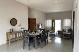 3 Bedrooms 2 Bathrooms, House for Sale in May Pen