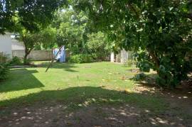 4 Bedrooms 2 Bathrooms, House for Sale in Kingston 19