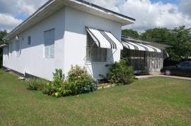 4 Bedrooms 2 Bathrooms, House for Sale in Kingston 19