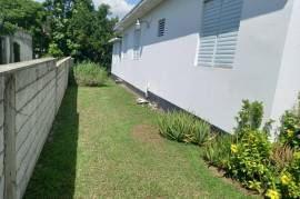 4 Bedrooms 2 Bathrooms, House for Sale in Kingston 19