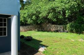 3 Bedrooms 3 Bathrooms, House for Sale in Kingston 19