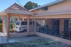 4 Bedrooms 3 Bathrooms, House for Sale in Kingston 20