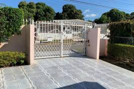 4 Bedrooms 3 Bathrooms, House for Sale in Kingston 20