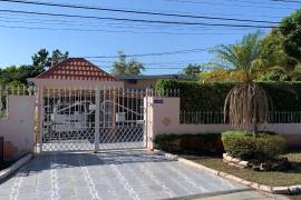 4 Bedrooms 3 Bathrooms, House for Sale in Kingston 20