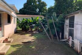 4 Bedrooms 3 Bathrooms, House for Sale in Kingston 20