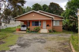 4 Bedrooms 3 Bathrooms, House for Sale in Mandeville