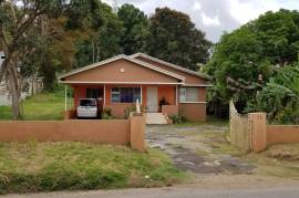 4 Bedrooms 3 Bathrooms, House for Sale in Mandeville