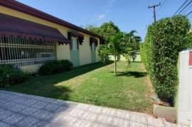 5 Bedrooms 3 Bathrooms, House for Sale in Kingston 19