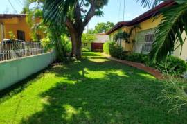 5 Bedrooms 3 Bathrooms, House for Sale in Kingston 19