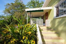 3 Bedrooms 2 Bathrooms, House for Sale in Ocho Rios