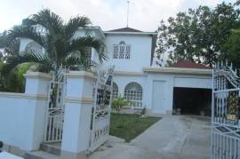 6 Bedrooms 4 Bathrooms, House for Sale in Laughlands