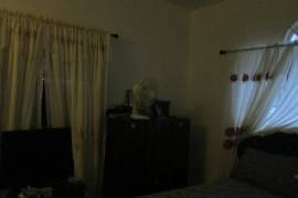 6 Bedrooms 4 Bathrooms, House for Sale in Laughlands