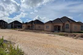 3 Bedrooms 3 Bathrooms, House for Sale in May Pen