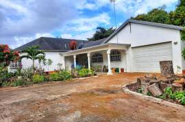 3 Bedrooms 3 Bathrooms, House for Sale in Linstead