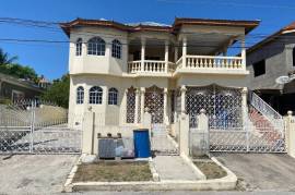 8 Bedrooms 4 Bathrooms, House for Sale in Spanish Town