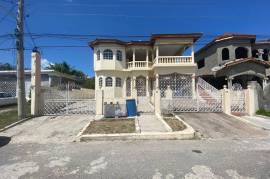 8 Bedrooms 4 Bathrooms, House for Sale in Spanish Town