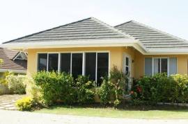 3 Bedrooms 2 Bathrooms, House for Sale in Laughlands