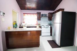 3 Bedrooms 3 Bathrooms, House for Sale in Tower Isle