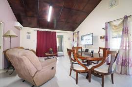 3 Bedrooms 3 Bathrooms, House for Sale in Tower Isle