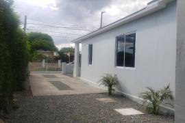 3 Bedrooms 4 Bathrooms, House for Sale in Kingston 17