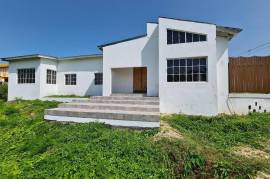 4 Bedrooms 3 Bathrooms, House for Sale in Spanish Town