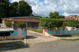 3 Bedrooms 2 Bathrooms, House for Sale in Kingston 20