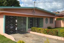 3 Bedrooms 2 Bathrooms, House for Sale in Kingston 20