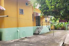 5 Bedrooms 3 Bathrooms, House for Sale in Kingston 8