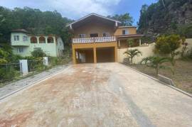 3 Bedrooms 4 Bathrooms, House for Sale in Spanish Town