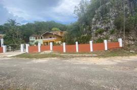 3 Bedrooms 4 Bathrooms, House for Sale in Spanish Town