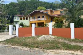 3 Bedrooms 4 Bathrooms, House for Sale in Spanish Town