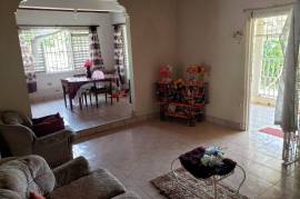 4 Bedrooms 3 Bathrooms, House for Sale in Tower Isle