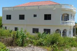 4 Bedrooms 3 Bathrooms, House for Sale in Old Harbour